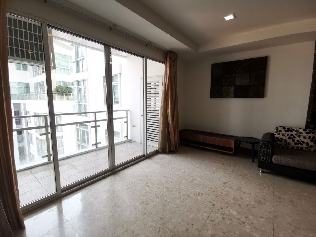 picture Special Price! 3 Beds  2 Baths Prime Location: In the heart of Ekkamai - 9/11