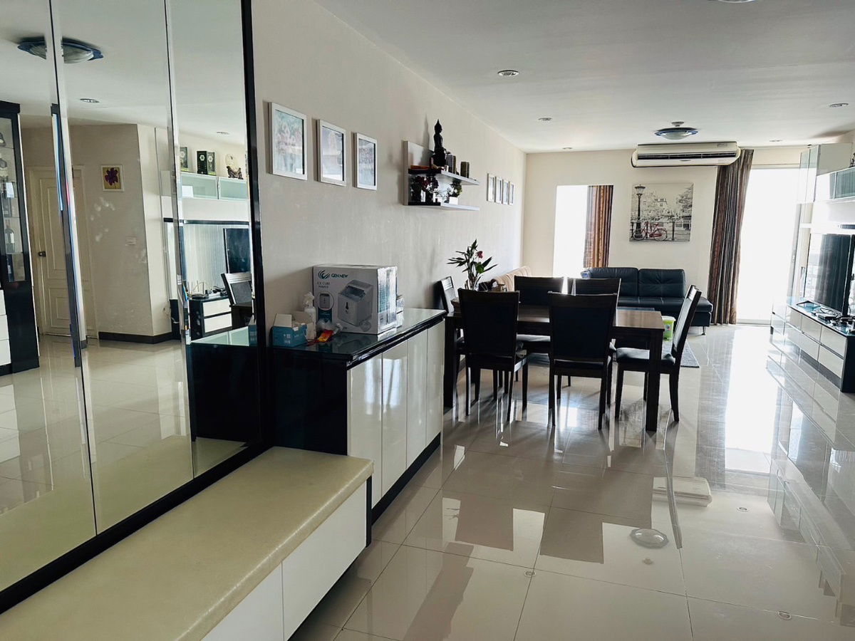picture Two-bedroom unit for sale in NS Tower Bangna Condominium, 2 minute walk from Central Bangna Department Store - 3/16