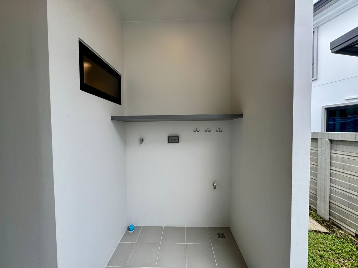 รูป ⚡ เศรษฐสิริ กรุงเทพ-ปทุมธานี 2 บ้านทันสมัย ติดตั้ง Solar Roof, EV Charger และ Fresh O ให้คุณอยู่สบาย ประหยัดพลังงาน และเป็นมิตรกับสิ่งแวดล้อม - รูปที่ 18/41