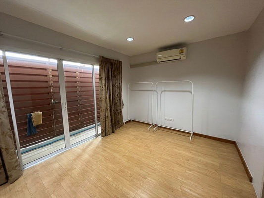 รูป [ให้เช่า] หมู่บ้าน แกรนดิตี้ สาธุประดิษฐ์ 2 / 4 ห้องนอน 3 ห้องน้ำ / 23 ตรว. 200 ตรม. **55,000** ทาวน์โฮม 3 ชั้นตกแต่งสวย ใกล้เซนทรัลพลาซ่า พระราม 3 - รูปที่ 12/14