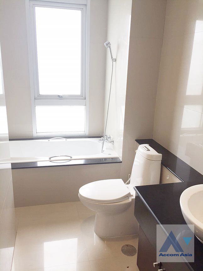 picture 🔼🔽 AccomA 📩 Spacious unit with cozy living and warm wooden tone (1515877) - 16/17