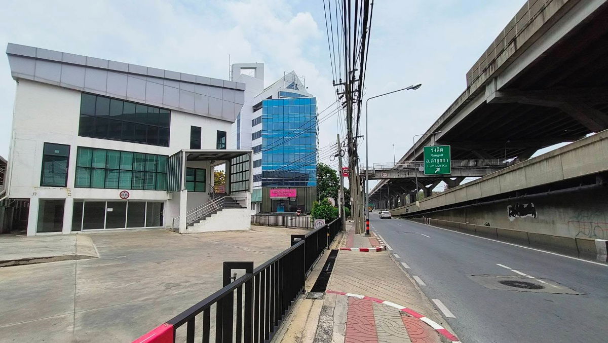 picture  For Rent: 3-Storey Showroom + Office with Stock Yard, on Vibhavadi Rangsit Road (Total Area: 1,270 sq.m.) Line: @nathong97 - 2/14