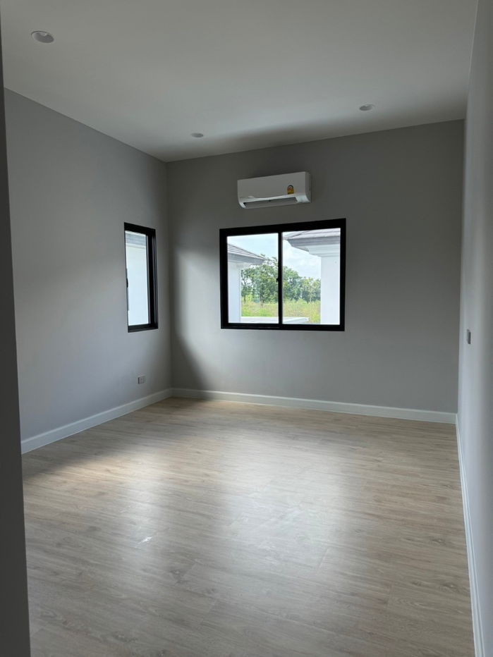 picture "Setthasiri Krungthep–Pathumthani 2 – Where elegant design and smart functionality meet truly accessible living." - 13/23