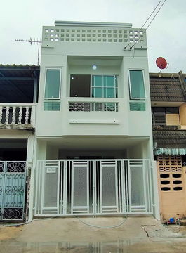 บ้านสวย  รีโนเวทใหม่  สไตล์มินิมอล   ซอยเพชรเกษม 62/4  บางแค  ทาวน์เฮ้าส์ 3 ชั้น   MRT สถานีบางแค อยู่หน้าหมู่บ้าน  ใกล้เดอะมอลล์ บางแค