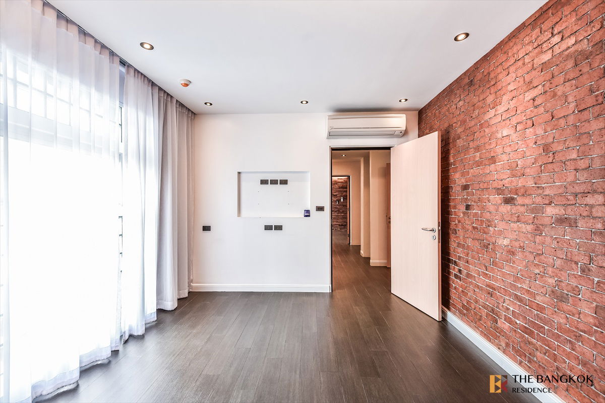 picture Penthouse Condominium 3 🌟 Luxury Penthouse, Large Stylish Finishing near BTS Ekkamai - 7/20