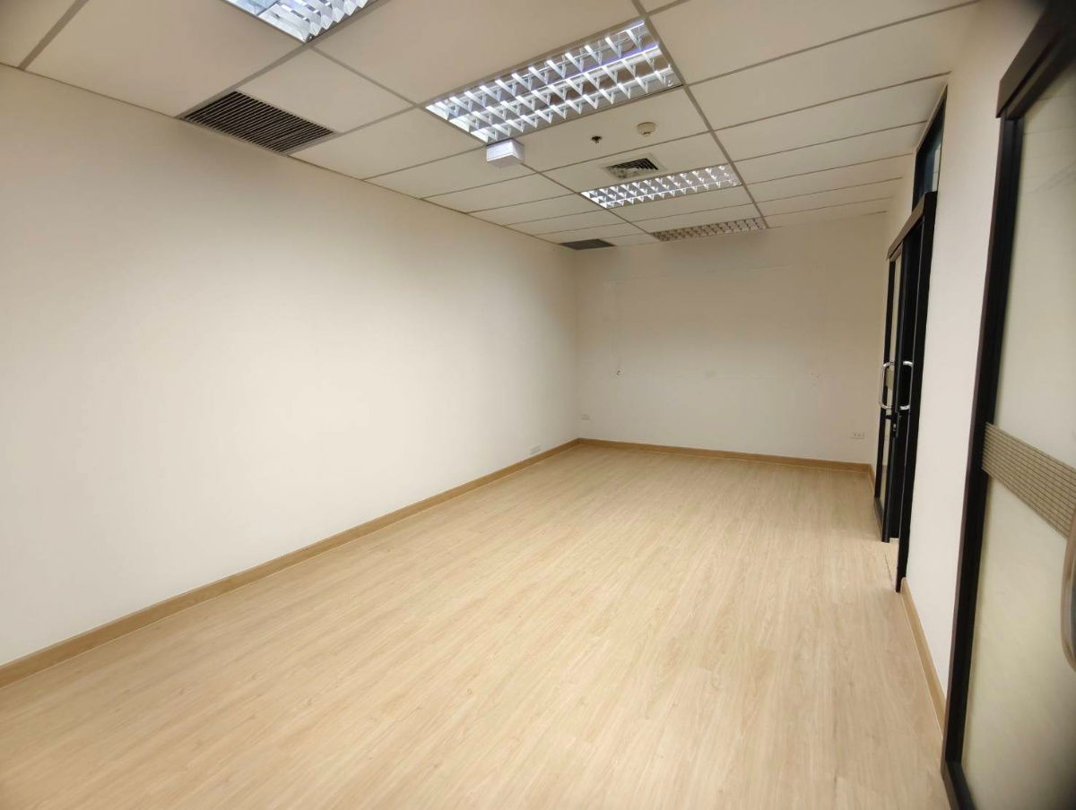 รูป ให้เช่า  สำนักงาน   ที่ อาคารเซ็นทรัล ทาวเวอร์ 1,  - รูปที่ 7/8