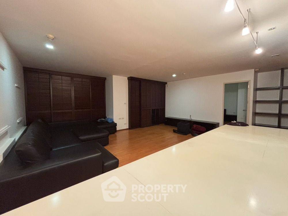 picture 2-BR Condo at Issara @ 42 Sukhumvit Condominium near BTS Ekkamai (ID 2225546) - 19/40