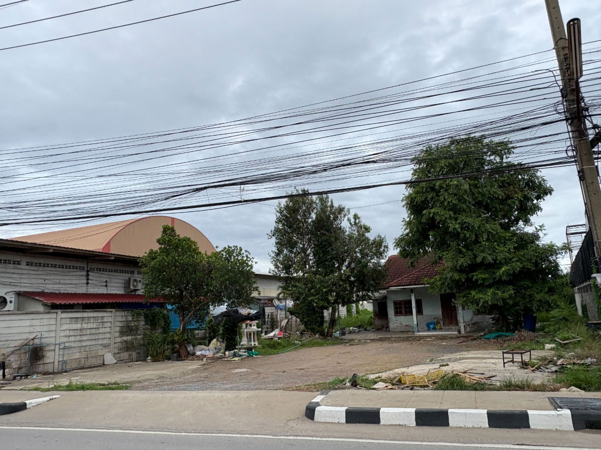 รูป ที่ดินให้เช่าพร้อมบ้านหลังเก่า สามารถทำการรื้อถอนได้ - รูปที่ 4/4