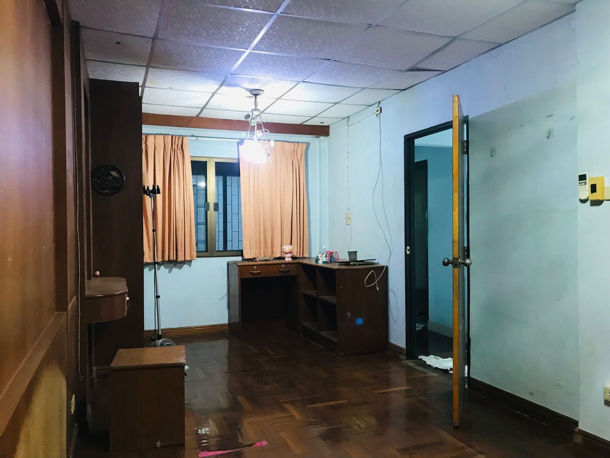 รูป ด่วน! ขายทาวน์เฮ้าส์ 2 ชั้น หมู่บ้านพูนสุข บางนา–สุวรรณภูมิ ราคา 1.15 ล้าน 19.5 ตรว - รูปที่ 21/23
