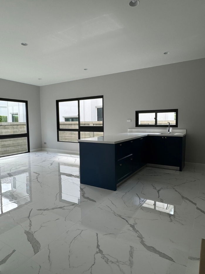 picture "Setthasiri Krungthep–Pathumthani 2 – Where elegant design and smart functionality meet truly accessible living." - 9/23