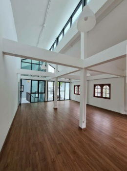รูป ให้ เช่าบ้านรีโนเวทใหม่ สไตล์ฟิวชั่นโมเดิร์น ในซอยโชคชัย 4 (ซอยตัน เงียบสงบ จดทะเบียนบริษัทได้) - รูปที่ 8/12