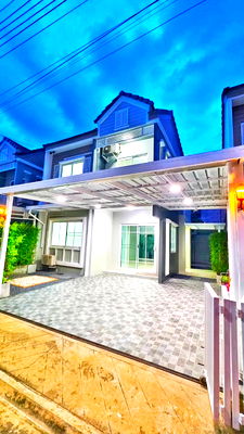 Twin houses for rent Market Village Suvarnaphumi : For rent : HBN0170  : Twin house The Village Bangna KM.10 (The Village Bangna KM.10)