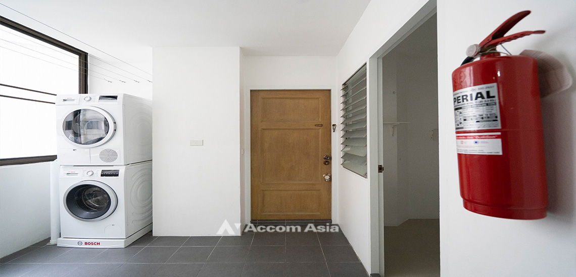 รูป 🔼🔽 AccomA 📩 Classically elegant unit with skyline balcony view (24496) - รูปที่ 8/18