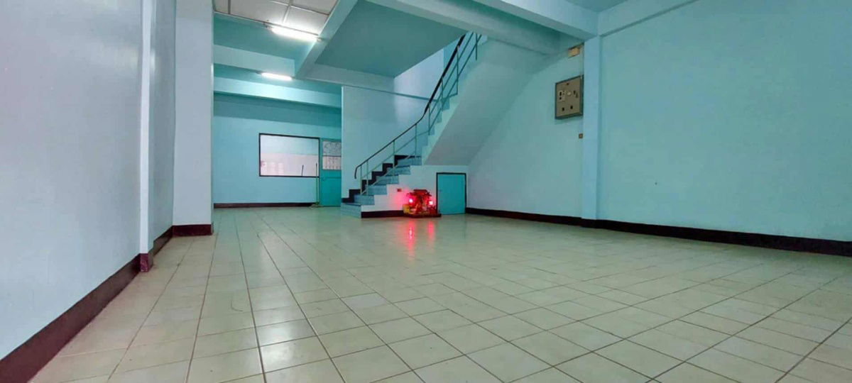 picture Townhouse in a good location, near Sukhumvit, affordable price for families looking for a house in the city. - 6/9