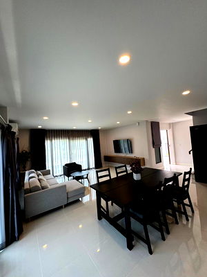 Houses for rent Khlong Luang Pathumthani : For Rent at Centro Vibhavad         .