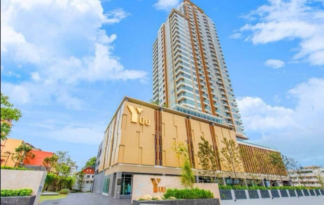 picture Fully furnished beachfront condominium in Sriracha, Chonburi  - 10/17