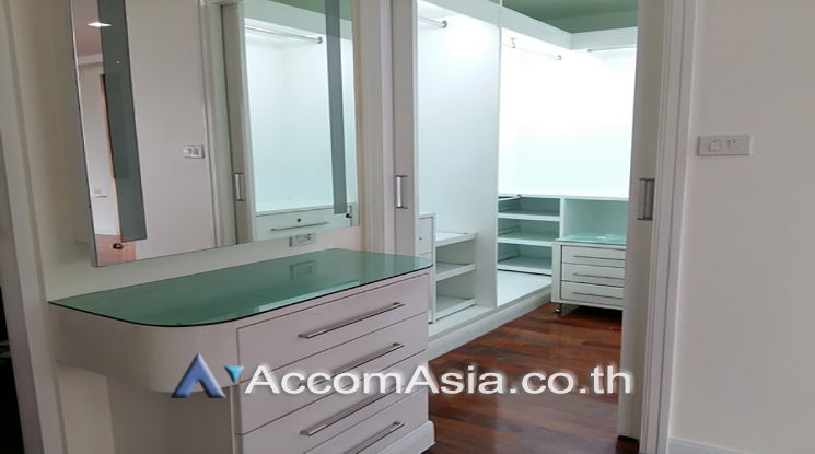 picture 🔼🔽 AccomA 📩 Modern-style condo with multiple balconies and scenic views (1516442) - 8/11