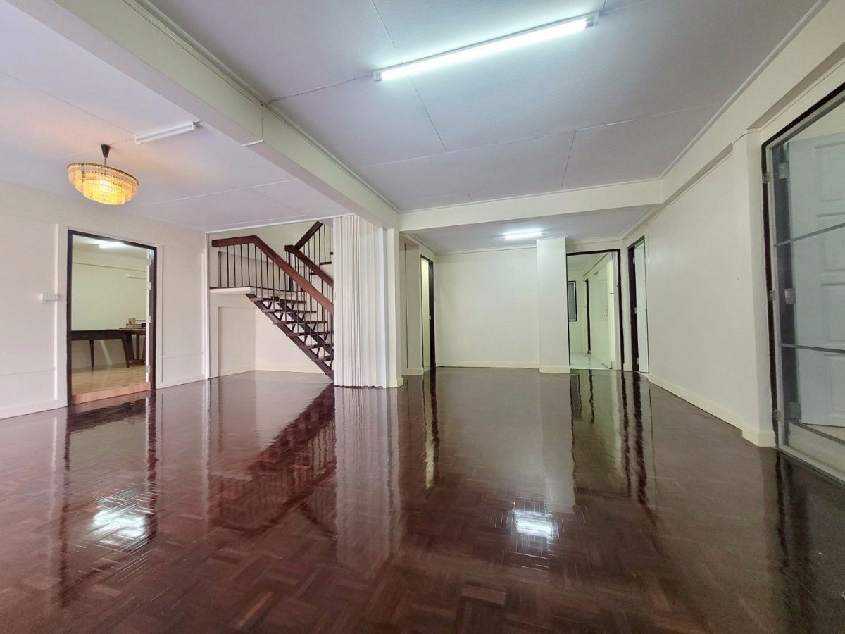picture Newly renovated house for rent, Soi Rama 9 41, Intersection 14, near MRT Rama 9, 65,000 baht, property code: RS1021 - 6/9