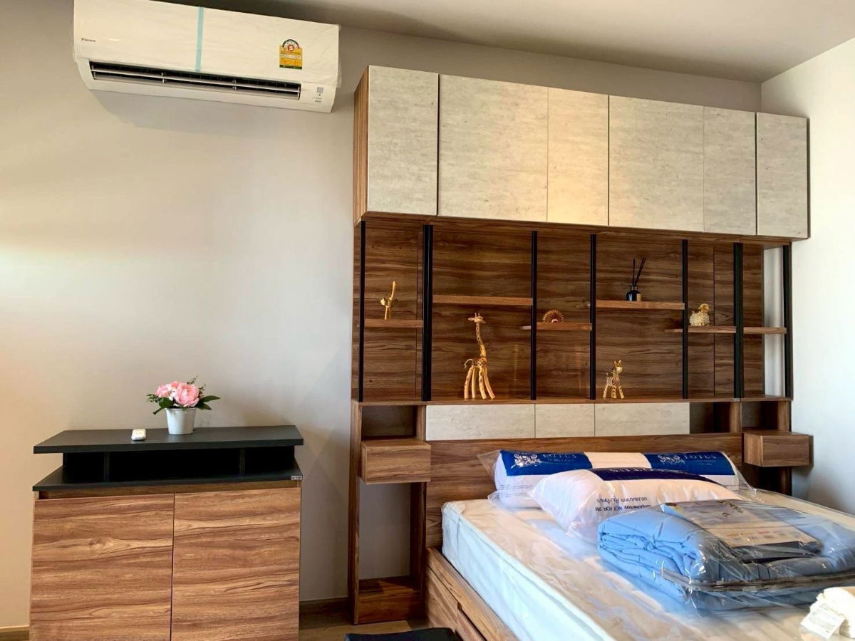 picture Special Price! Studio unit 30 Sqm. - Fully furnished  - 4/5