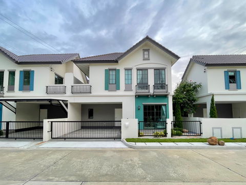 Fully furnished and move-in ready! 📍 Anasiri Salaya–Pinklao Project (Unit No. 100/208) — North-facing, near the clubhouse 🏡 Twin house by Sansiri