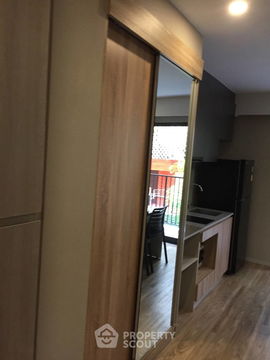 1-BR Condo at Blossom Condo @ Sathorn-Charoenrat near BTS Surasak (ID 2224435)