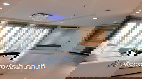 🔼🔽 AccomA 📩 Modern-style condo with multiple balconies and scenic views (1516442)