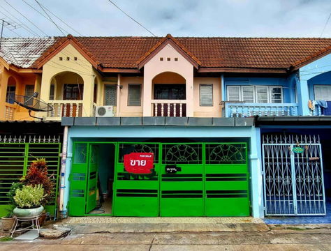 Townhouse in a good location, near Sukhumvit, affordable price for families looking for a house in the city.