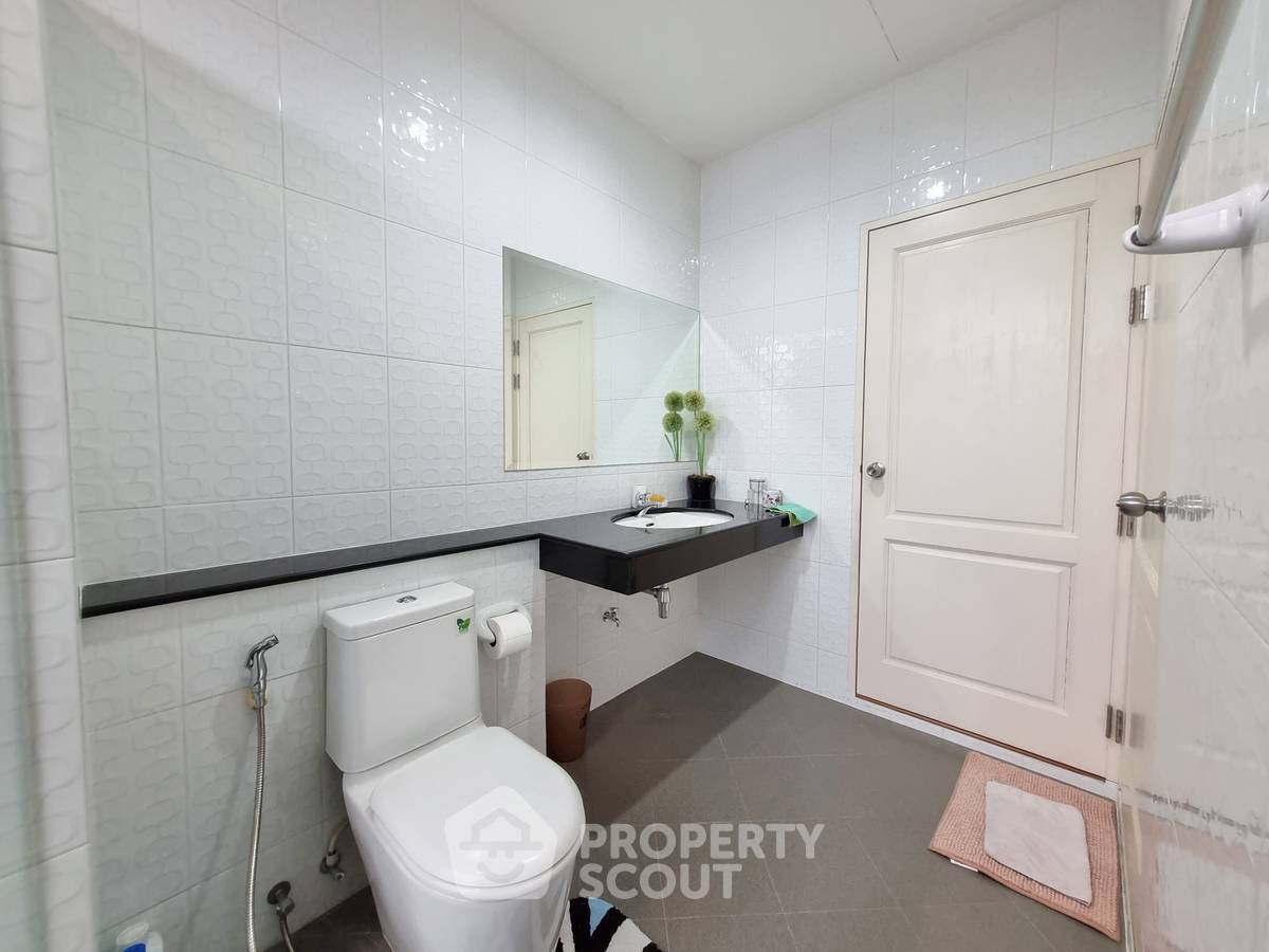 picture 3-BR House at Busarakham Residence in Sala Thammasop (ID 2180220) - 21/24
