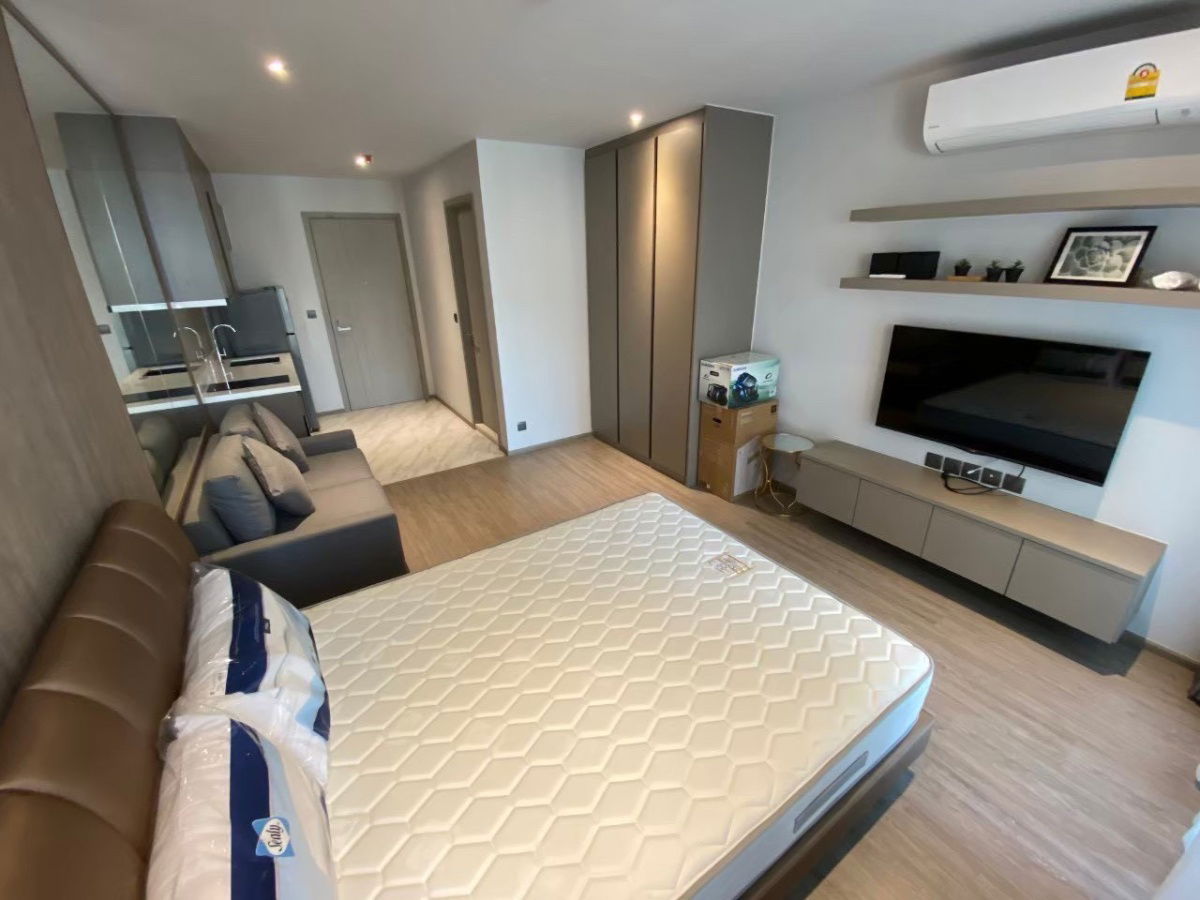 picture For Rent Studio unit 30 Sqm. - Fully furnished READY TO MOVE IN - 3/4