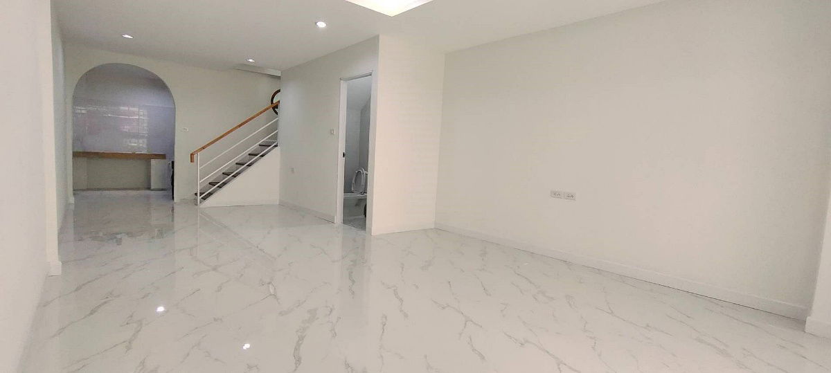 รูป บ้านสวย  รีโนเวทใหม่  สไตล์มินิมอล   ซอยเพชรเกษม 62/4  บางแค  ทาวน์เฮ้าส์ 3 ชั้น   MRT สถานีบางแค อยู่หน้าหมู่บ้าน  ใกล้เดอะมอลล์ บางแค - รูปที่ 5/26