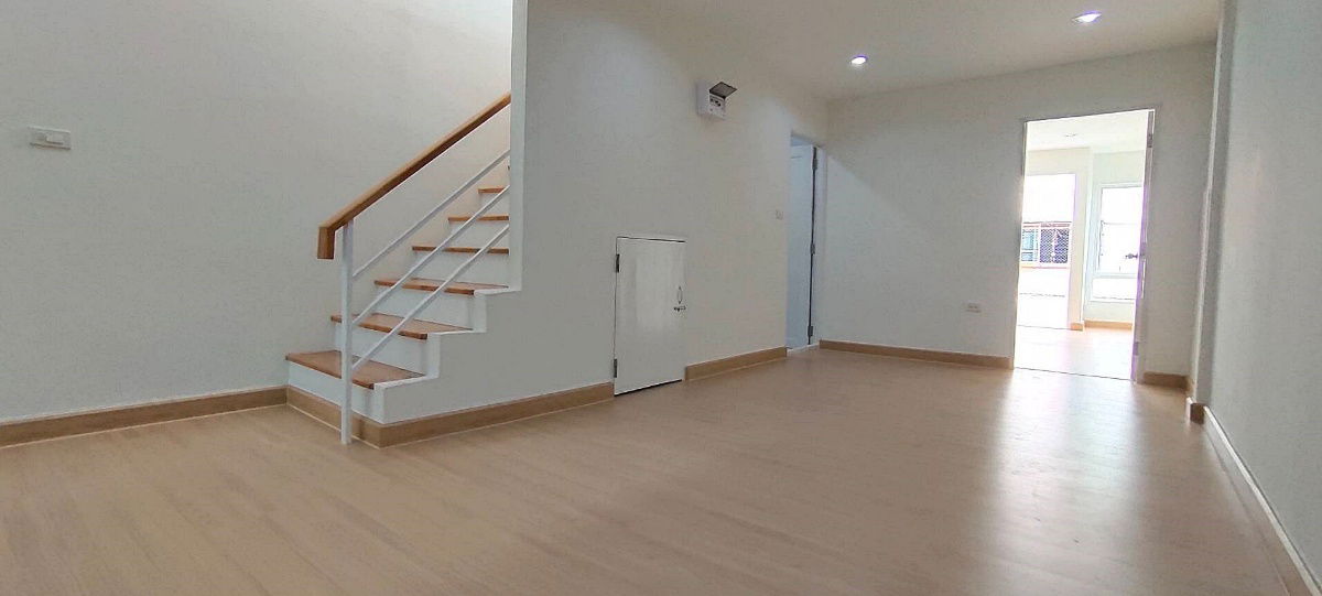 รูป บ้านสวย  รีโนเวทใหม่  สไตล์มินิมอล   ซอยเพชรเกษม 62/4  บางแค  ทาวน์เฮ้าส์ 3 ชั้น   MRT สถานีบางแค อยู่หน้าหมู่บ้าน  ใกล้เดอะมอลล์ บางแค - รูปที่ 11/26