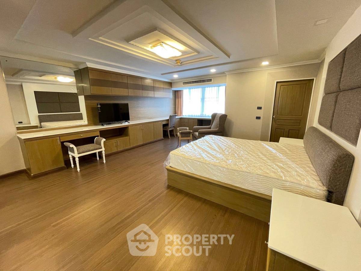 picture 4-BR Condo at Oriental Towers Condominium near BTS Ekkamai (ID 711751) - 11/13