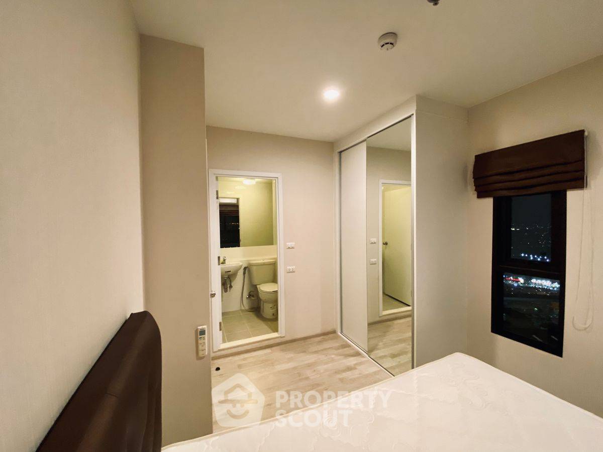 picture 2-BR Condo at Plum Condo Central Station near MRT Sam Yaek Bang Yai (ID 2108004) - 6/16
