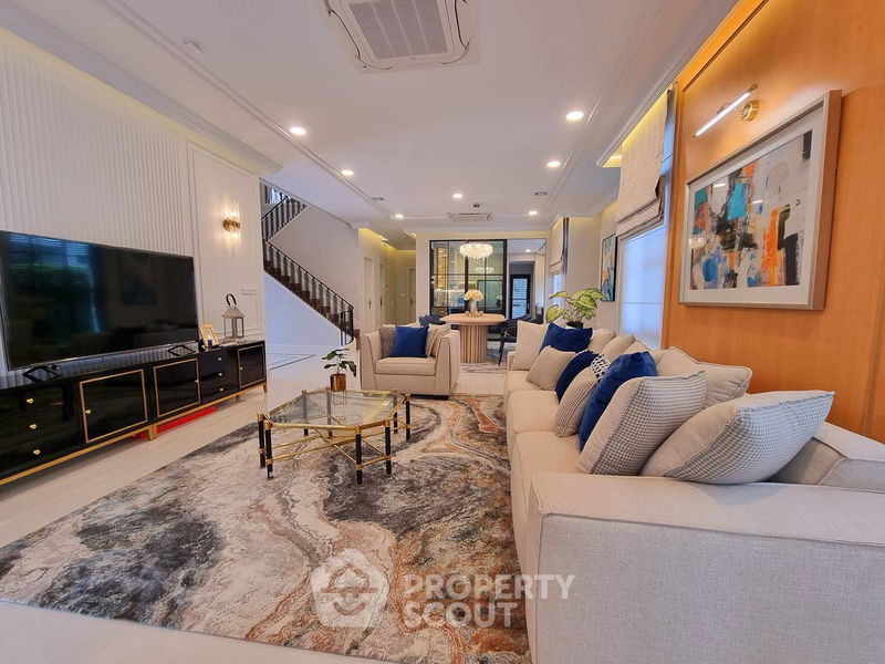 Houses for sale : 5-BR House at Nantawan Rama 9 - New Krungthep Kreetha in Saphan Sung (ID 1511066)