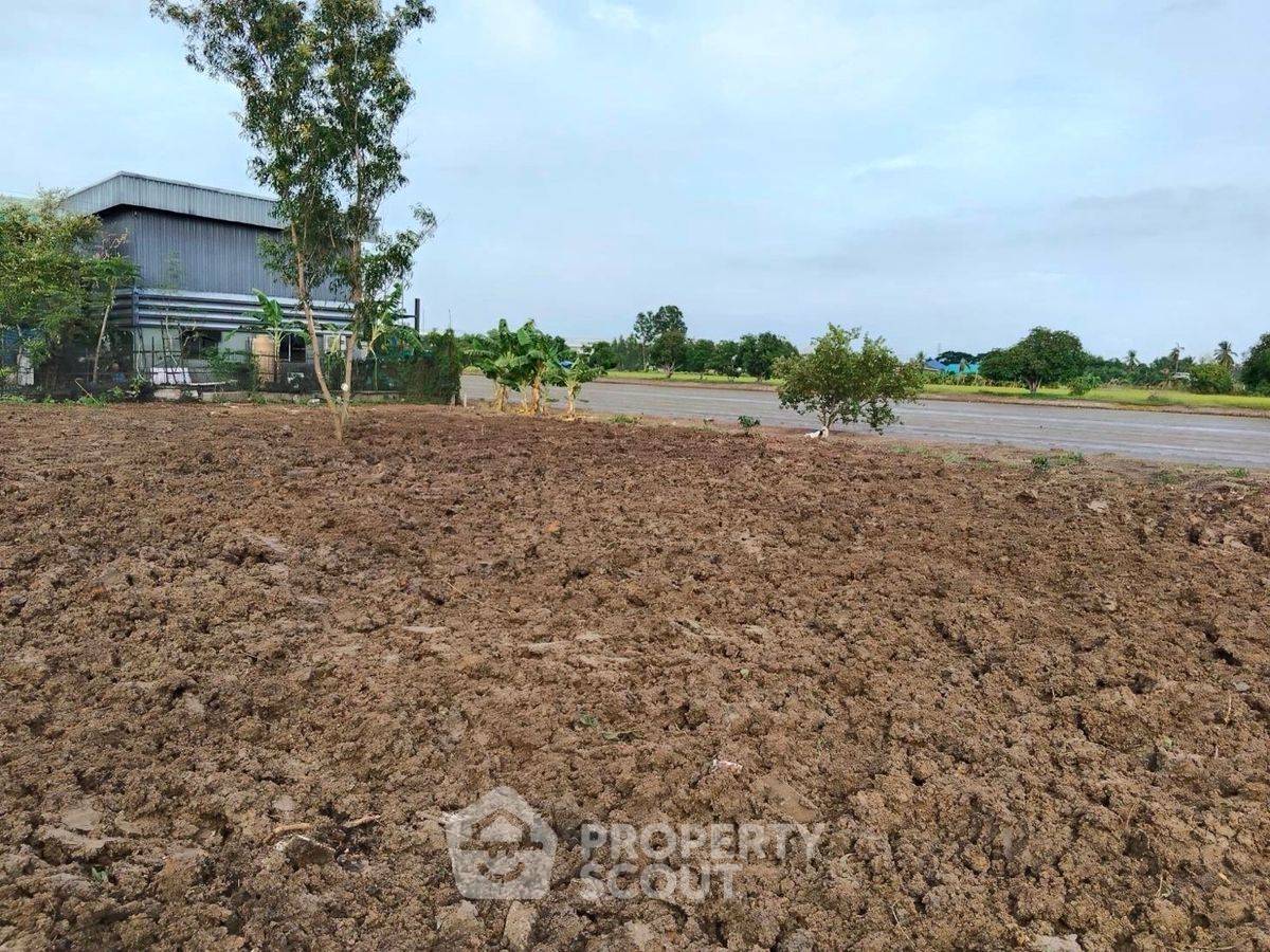 รูป ที่ดินสำหรับปล่อยขาย 1,600 ตารางเมตร แถว ใน ราษฎร์นิยม (ID 2211927) - รูปที่ 5/6