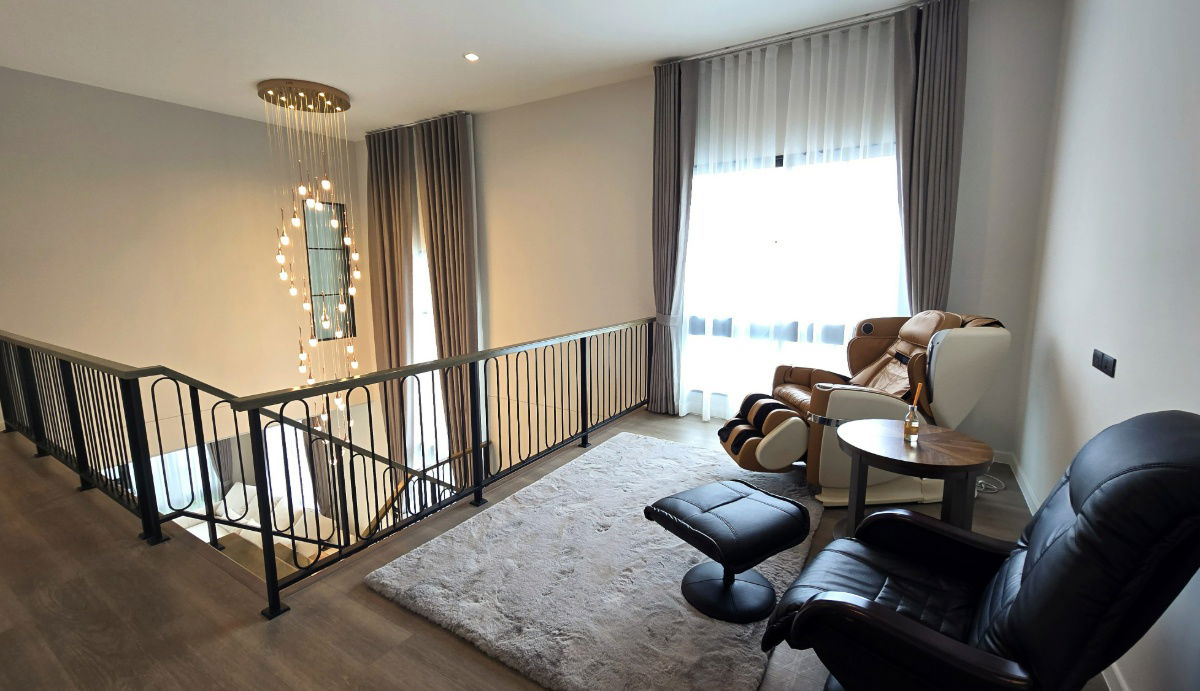 รูป บ้านหรูสไตล์ British Georgian สภาพแวดล้อมดี ทำเลสะดวกสบาย ใกล้ Mega Bangna, โรงเรียนนานาชาติ และสนามบินสุวรรณภูมิ  - รูปที่ 6/13