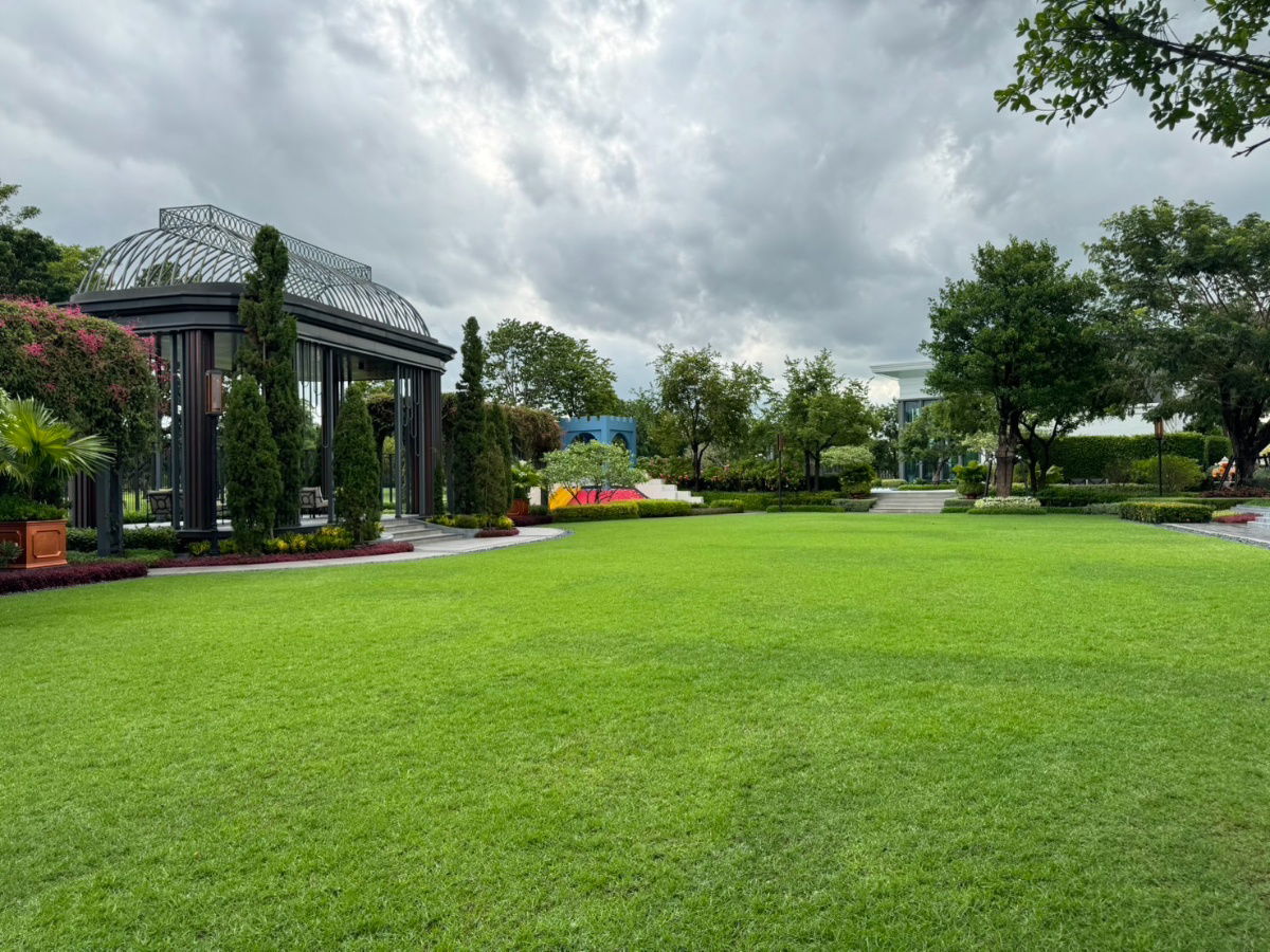 picture "Setthasiri Bangkok–Pathumthani 2" Experience slow living amidst serene golf course views 🌿 A luxury single house by Sansiri — Ready to move in. - 25/32