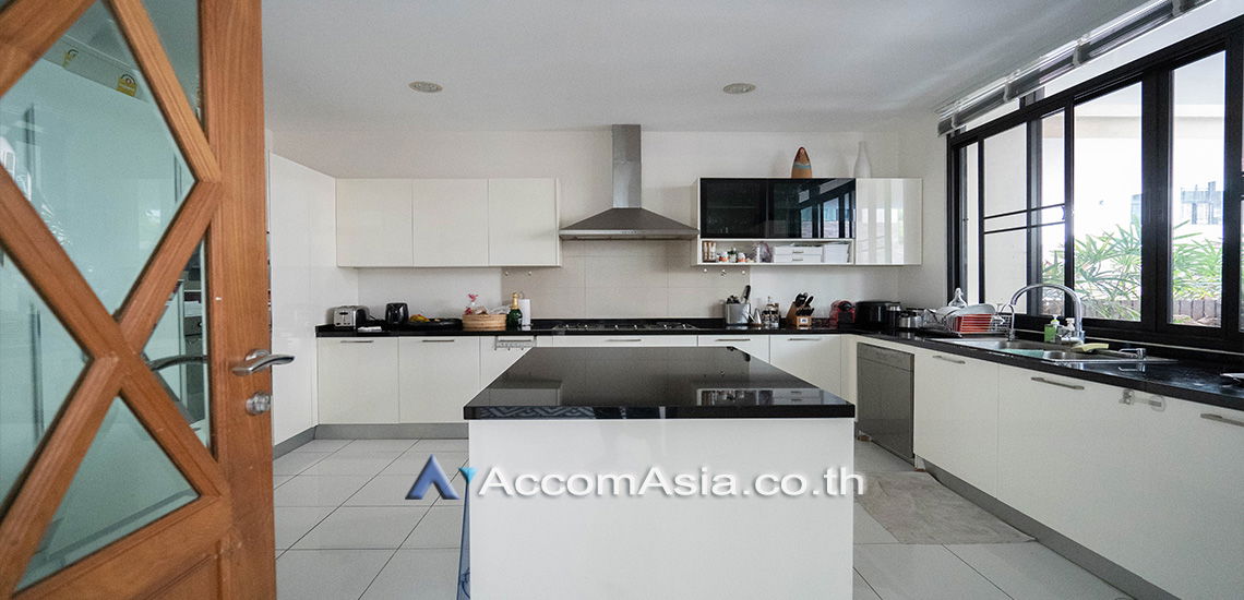 picture 🔼🔽 AccomA 📩  Minimalist Box-Shape Home with Natural Light and Utility Room (AA13422) - 17/20