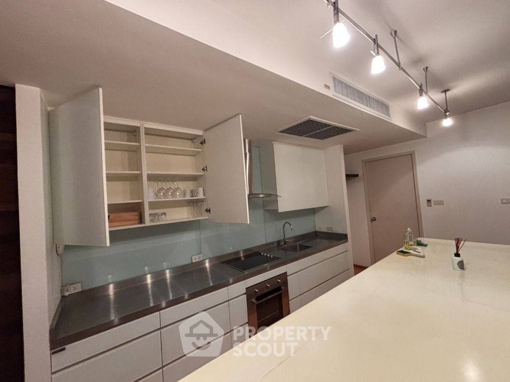 picture 2-BR Condo at Issara @ 42 Sukhumvit Condominium near BTS Ekkamai (ID 2225546) - 33/40
