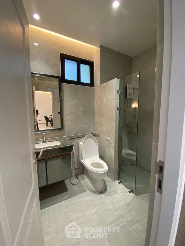picture 4-BR House near ARL Ramkhamhaeng (ID 2226122) - 12/18