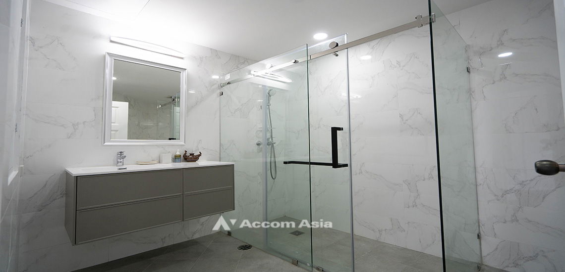 รูป 🔼🔽 AccomA 📩 Classically elegant unit with skyline balcony view (24496) - รูปที่ 16/18
