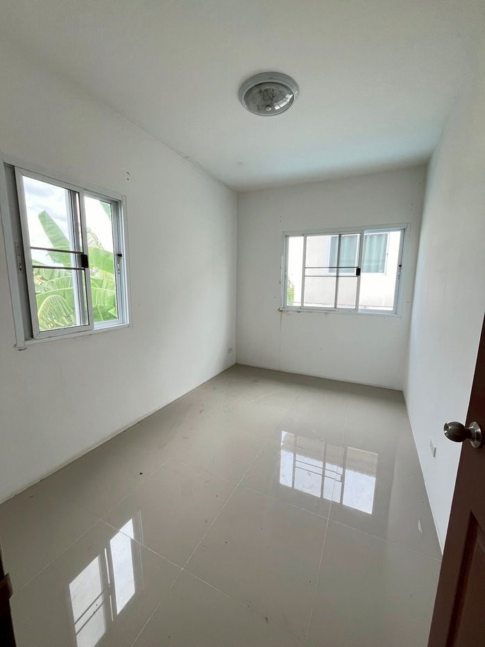 รูป ขายบ้าน หมู่บ้านร่มไม้2 ซ.6 ต.บ่อวิน อ.ศรีราชา จ.ชลบุรี  - รูปที่ 8/9