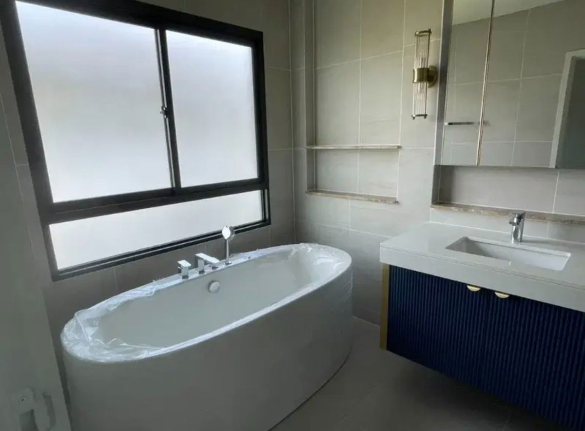 picture Don’t Miss Out! Beautiful House No. 199/4  Prime location near Si Saman Expressway, right next to a golf course! , Setthasiri Krungthep–Pathumthani 2 - 19/26