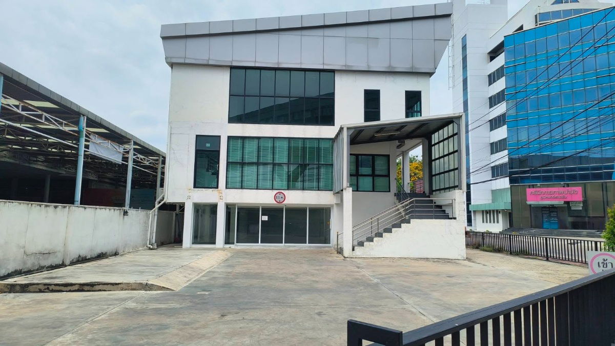 picture  For Rent: 3-Storey Showroom + Office with Stock Yard, on Vibhavadi Rangsit Road (Total Area: 1,270 sq.m.) Line: @nathong97 - 1/14