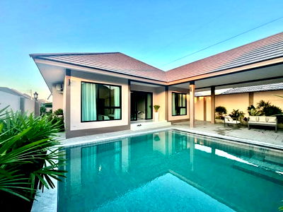 บ้านเดี่ยว ชลบุรี : พูลวิลล่าพัทยาหรูราคา 8,990,000฿