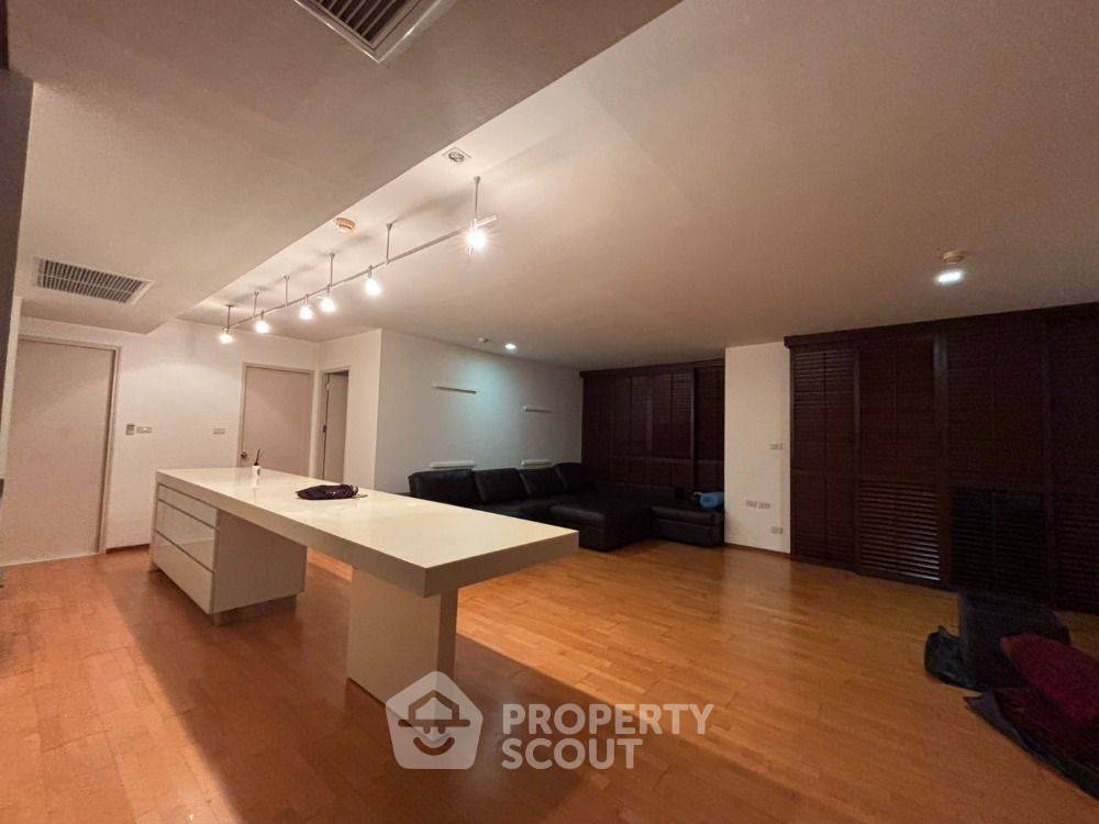 picture 2-BR Condo at Issara @ 42 Sukhumvit Condominium near BTS Ekkamai (ID 2225546) - 29/40