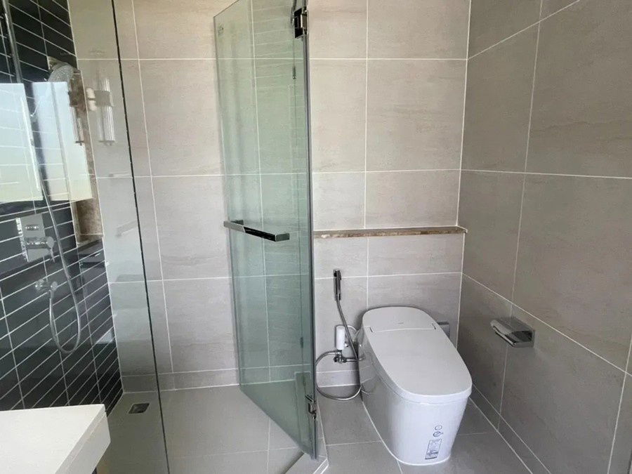 picture Large luxury single house , located at the best spot in the project with golf course views and parking for 6 cars, Setthasiri Krungthep-Pathumthani 2 - 18/26