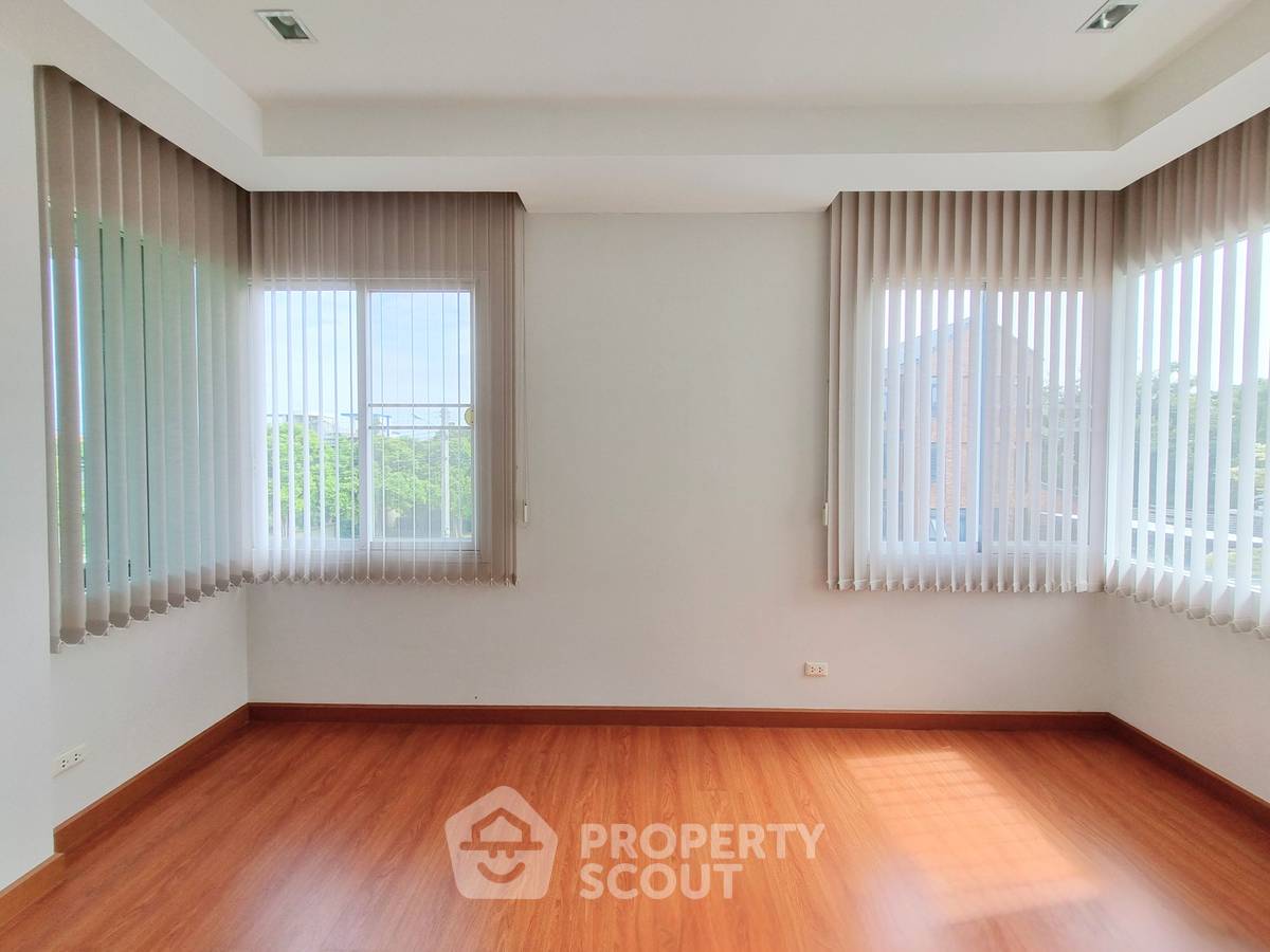 picture 3-BR House at Busarakham Residence in Sala Thammasop (ID 2180220) - 19/24