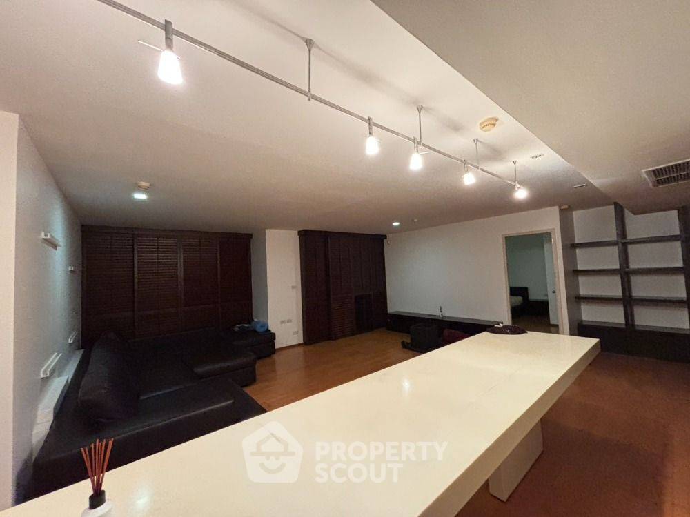 picture 2-BR Condo at Issara @ 42 Sukhumvit Condominium near BTS Ekkamai (ID 2225546) - 34/40