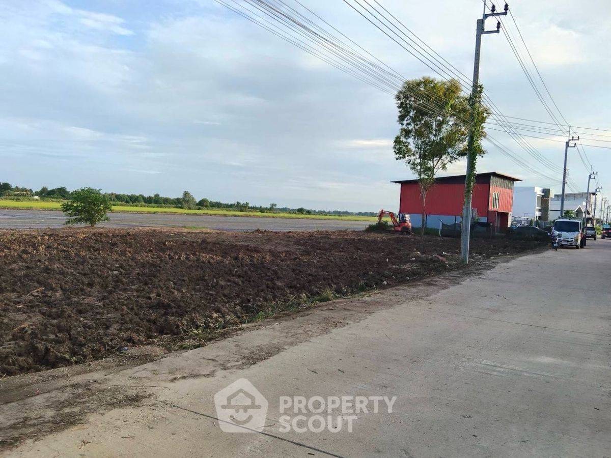 รูป ที่ดินสำหรับปล่อยขาย 1,600 ตารางเมตร แถว ใน ราษฎร์นิยม (ID 2211927) - รูปที่ 4/6